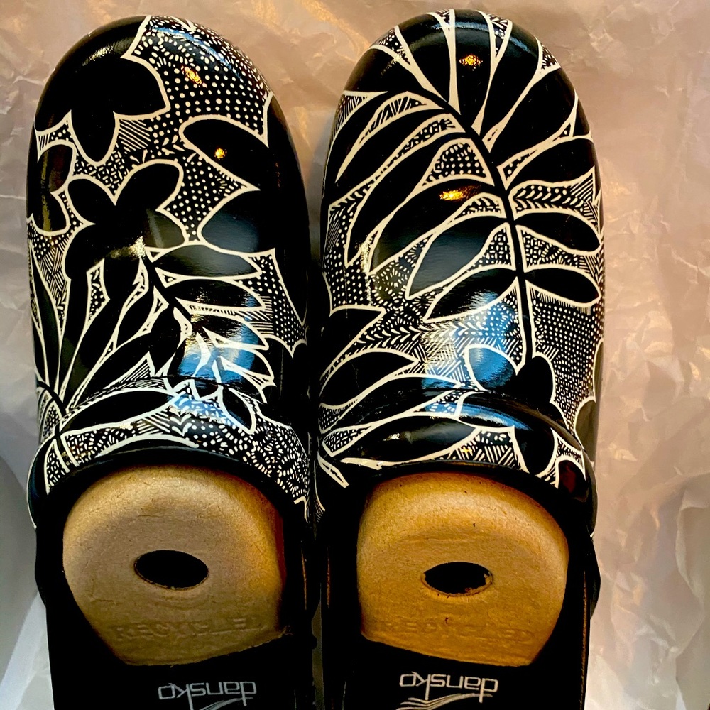 NIB Dansko Professional clogs